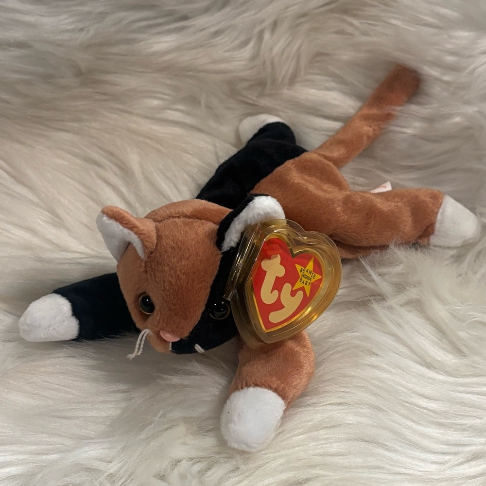 Vintage TY Beanie Baby CHIP the Calico Cat With Attached Tag. 1996